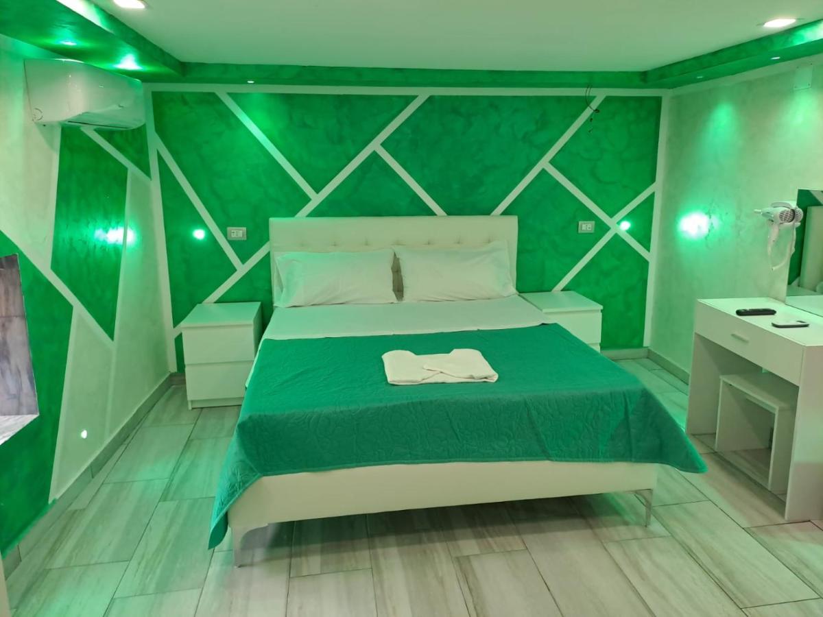 Clopat Vacanze2023 Hotel Наполи Екстериор снимка